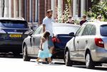 Amsterdam 23 augustus 2016 
Ruben Nicolai met zijn dochter op straat