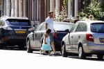 Amsterdam 23 augustus 2016 
Ruben Nicolai met zijn dochter op straat