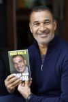 Amsterdam 10 augustus 2016
Ruud Gullit samen met zijn dochter Joelle op terras. Ruud bekijkt samen met haar zijn nieuwe boek.