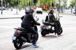 Amsterdam 10 augustus 2016
Ruud Gullit samen met zijn dochter Joelle op terras. Ruud bekijkt samen met haar zijn nieuwe boek.
