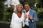 Soest 1 september 2016
Frank en Sandra Masmeijer vieren hun trouwdag met dochters Charlotte en Michelle en schoonzoon bij restaurant t Spiehuis.