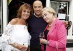 Blaricum 6 september 2016
Surprise party voor Willibrord Frequin zijn 75e verjaardag bij  Moeke Spijstra.
Zijn vriendin kinderen en kleinkinderen zijn natuurlijk aanwezig. Jose Hoebee en Viola Holt en John v d Heuvel