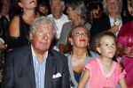 Blaricum 6 september 2016
Surprise party voor Willibrord Frequin zijn 75e verjaardag bij  Moeke Spijstra.
Zijn vriendin kinderen en kleinkinderen zijn natuurlijk aanwezig.