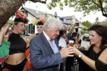 Blaricum 6 september 2016
Surprise party voor Willibrord Frequin zijn 75e verjaardag bij  Moeke Spijstra.
Zijn vriendin kinderen en kleinkinderen zijn natuurlijk aanwezig.