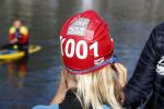 Amsterdam 3 september 2017  
ALS Cityswim in de amsterdamse grachten. Johnny de Mol jr en Rick Brandsteder zemmen met Ralph en Carlijn de Vies en hun kinderen  zoon Daniel en  hun dochter