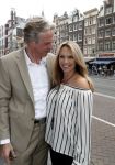 Amsterdam 11 juni 2017
Opening expositie Andy Warhol in Beurs v Berlage. Het is een initiatief van Lex Harding.
Adam Curry met zijn vriendin Tina Snider en Christina Curry met vriendin Shenta Ignacio