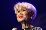 Weert, 26 Augustus 2017
Anneke Gronloh in rolstoel en tijdens optreden tgv 100e verjaardag Johnny Hoes