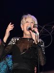 Weert, 26 Augustus 2017
Anneke Gronloh in rolstoel en tijdens optreden tgv 100e verjaardag Johnny Hoes
