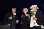 Weert, 26 Augustus 2017
Anneke Gronloh in rolstoel en tijdens optreden tgv 100e verjaardag Johnny Hoes