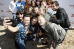 Eiland van Maurik 4 september 2017
Groepsfoto met Nicolette Kluijver en Dennis Weening met Marieke Elsinga, Anouk Hoogendijk, Roeland Fernhout, Niels Gomperts, Carolina Dijkhuizen, Henk Poort, Joelle Witschge, Richard Witschge, Shelly Sterk, Soundos El Ahmadi, Danny Froger, Kaj Gorgels, Nicole Buch en Brace. tijdens de persviewing van Expeditie Robinson 2017 op het Eiland van Maurik