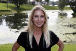 Eiland van Maurik 4 september 2017
Groepsfoto met Nicolette Kluijver en Dennis Weening met Marieke Elsinga, Anouk Hoogendijk, Roeland Fernhout, Niels Gomperts, Carolina Dijkhuizen, Henk Poort, Joelle Witschge, Richard Witschge, Shelly Sterk, Soundos El Ahmadi, Danny Froger, Kaj Gorgels, Nicole Buch en Brace. tijdens de persviewing van Expeditie Robinson 2017 op het Eiland van Maurik