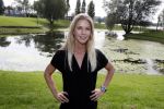 Eiland van Maurik 4 september 2017
Groepsfoto met Nicolette Kluijver en Dennis Weening met Marieke Elsinga, Anouk Hoogendijk, Roeland Fernhout, Niels Gomperts, Carolina Dijkhuizen, Henk Poort, Joelle Witschge, Richard Witschge, Shelly Sterk, Soundos El Ahmadi, Danny Froger, Kaj Gorgels, Nicole Buch en Brace. tijdens de persviewing van Expeditie Robinson 2017 op het Eiland van Maurik