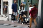Amsterdam 9 augustus 2017
Arie Boomsma met zijn zwangere vrouw Romy en hun dochter Bobby in het centrum van Amsterdam.