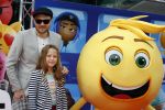 Amsterdam 2 augustus 2017  
Premiere emoji de film in pathe arena. Arjen Lubach met kinderen van zijn vriendin