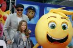 Amsterdam 2 augustus 2017  
Premiere emoji de film in pathe arena. Arjen Lubach met kinderen van zijn vriendin