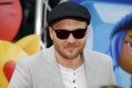 Amsterdam 2 augustus 2017  
Premiere emoji de film in pathe arena. Arjen Lubach met kinderen van zijn vriendin