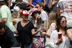 Amsterdam 5 augustus 2017
Barbara Frequin en Eefje Borstlap bij de canal parade.