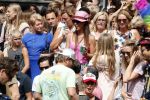 Amsterdam 5 augustus 2017
Barbara Frequin en Eefje Borstlap bij de canal parade.