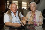 Vlaardingen 17 juli 2017
Bas v Toor vraagt zijn vrouw Coby opnieuw ten huwelijk met een grote ring