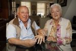Vlaardingen 17 juli 2017
Bas v Toor vraagt zijn vrouw Coby opnieuw ten huwelijk met een grote ring
