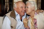 Vlaardingen 17 juli 2017
Bas v Toor vraagt zijn vrouw Coby opnieuw ten huwelijk met een grote ring