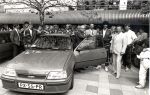 Bennie Staals Ruud Gullit 1986
bij aflevering Opel auto's selektie PSV