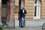 Amsterdam 2 augustus 2017
Bram Moszkowicz en zijn vriendin Nienke Hoogervorst verlaten haar kantoor.