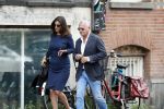 Amsterdam 2 augustus 2017
Bram Moszkowicz en zijn vriendin Nienke Hoogervorst verlaten haar kantoor.
