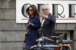 Amsterdam 2 augustus 2017
Bram Moszkowicz en zijn vriendin Nienke Hoogervorst verlaten haar kantoor.