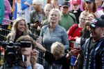 Amsterdam 9 september 2017
Edwin Evers staat op Run van radio 538 bij het Science park. Bridget Maasland met zoon Mees en nieuwe vriend Bram Plattel