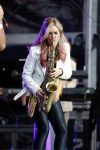 Amsterdam 6 augustus 2017 
Willeke Alberti en Candy Dulfer treden op ter afsluiting van de Gay parade op de dam.