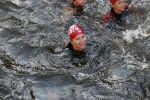 Amsterdam 3 september 2017  
ALS Cityswim in de amsterdamse grachten. Johnny de Mol jr en Rick Brandsteder zemmen met Ralph en Carlijn de Vies en hun kinderen  zoon Daniel en  hun dochter