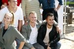 Eiland van Maurik 4 september 2017
Groepsfoto met Nicolette Kluijver en Dennis Weening met Marieke Elsinga, Anouk Hoogendijk, Roeland Fernhout, Niels Gomperts, Carolina Dijkhuizen, Henk Poort, Joelle Witschge, Richard Witschge, Shelly Sterk, Soundos El Ahmadi, Danny Froger, Kaj Gorgels, Nicole Buch en Brace. tijdens de persviewing van Expeditie Robinson 2017 op het Eiland van Maurik