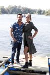 Eiland van Maurik 4 september 2017
Groepsfoto met Nicolette Kluijver en Dennis Weening met Marieke Elsinga, Anouk Hoogendijk, Roeland Fernhout, Niels Gomperts, Carolina Dijkhuizen, Henk Poort, Joelle Witschge, Richard Witschge, Shelly Sterk, Soundos El Ahmadi, Danny Froger, Kaj Gorgels, Nicole Buch en Brace. tijdens de persviewing van Expeditie Robinson 2017 op het Eiland van Maurik