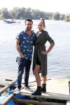 Eiland van Maurik 4 september 2017
Groepsfoto met Nicolette Kluijver en Dennis Weening met Marieke Elsinga, Anouk Hoogendijk, Roeland Fernhout, Niels Gomperts, Carolina Dijkhuizen, Henk Poort, Joelle Witschge, Richard Witschge, Shelly Sterk, Soundos El Ahmadi, Danny Froger, Kaj Gorgels, Nicole Buch en Brace. tijdens de persviewing van Expeditie Robinson 2017 op het Eiland van Maurik