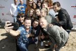 Eiland van Maurik 4 september 2017
Groepsfoto met Nicolette Kluijver en Dennis Weening met Marieke Elsinga, Anouk Hoogendijk, Roeland Fernhout, Niels Gomperts, Carolina Dijkhuizen, Henk Poort, Joelle Witschge, Richard Witschge, Shelly Sterk, Soundos El Ahmadi, Danny Froger, Kaj Gorgels, Nicole Buch en Brace. tijdens de persviewing van Expeditie Robinson 2017 op het Eiland van Maurik