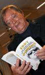 Rotterdam, 25 Augustus 2017
Uitreiking boek Eddy Ouwens van Hitmiljonair tot Schuldsanering