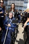 Amsterdam 3 september 2017  
ALS Cityswim in de amsterdamse grachten. Edwin de Vries op krukken en in rolstoel