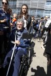 Amsterdam 3 september 2017  
ALS Cityswim in de amsterdamse grachten. Edwin de Vries op krukken en in rolstoel