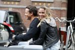 Amsterdam 24 juli 2017  
Ellen Hoog achter op de scooter bij haar man Kelvin de Lang