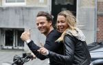 Amsterdam 24 juli 2017  
Ellen Hoog achter op de scooter bij haar man Kelvin de Lang