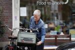 Amsterdam 28 juli 2017
Politieagente Ellie Lust met haar fiets in amsterdam