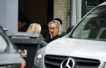 Amsterdam 11 juli 2017
Eva Jinek met vriendin Kristien v Dillen op terras