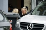 Amsterdam 11 juli 2017
Eva Jinek met vriendin Kristien v Dillen op terras