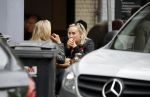 Amsterdam 11 juli 2017
Eva Jinek met vriendin Kristien v Dillen op terras