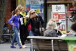 Amsterdam 11 juli 2017
Eva Jinek met vriendin Kristien v Dillen op terras