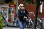 Amsterdam 11 juli 2017
Eva Jinek met vriendin Kristien v Dillen op terras