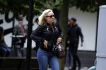 Amsterdam 11 juli 2017
Eva Jinek met vriendin Kristien v Dillen op terras