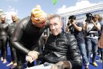 Amsterdam 3 september 2017  
ALS Cityswim in de amsterdamse grachten. Fernando Ricksen met Rene Froger