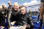 Amsterdam 3 september 2017  
ALS Cityswim in de amsterdamse grachten. Fernando Ricksen met Rene Froger